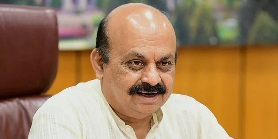 ಸಿಎಂ ಬೊಮ್ಮಾಯಿಗೆ 63ನೇ ವರ್ಷದ ಹುಟ್ಟುಹಬ್ಬ: ಪೋಷಕರ ಸಮಾಧಿಗೆ ತೆರಳಿ ನಮನ, ಗಣ್ಯರಿಂದ ಶುಭಹಾರೈಕೆ