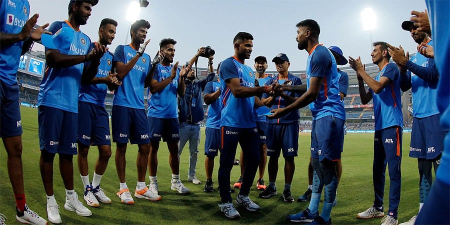 1ನೇ ಟಿ20 ಪಂದ್ಯ: ಭಾರತ ವಿರುದ್ಧ ಟಾಸ್ ಗೆದ್ದ ಶ್ರೀಲಂಕಾ ಬೌಲಿಂಗ್ ಆಯ್ಕೆ