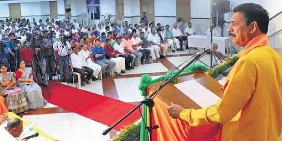 ರಸ್ತೆ ಕಾಮಗಾರಿ, ಅಭಿವೃದ್ಧಿ ವಿಷಯ ಬಿಡಿ, ‘ಲವ್ ಜಿಹಾದ್’ ಬಗ್ಗೆ ಚರ್ಚಿಸಿ: ಬಿಜೆಪಿ ಕಾರ್ಯಕರ್ತರಿಗೆ ನಳಿನ್ ಕುಮಾರ್ ಕಟೀಲ್ ಸೂಚನೆ