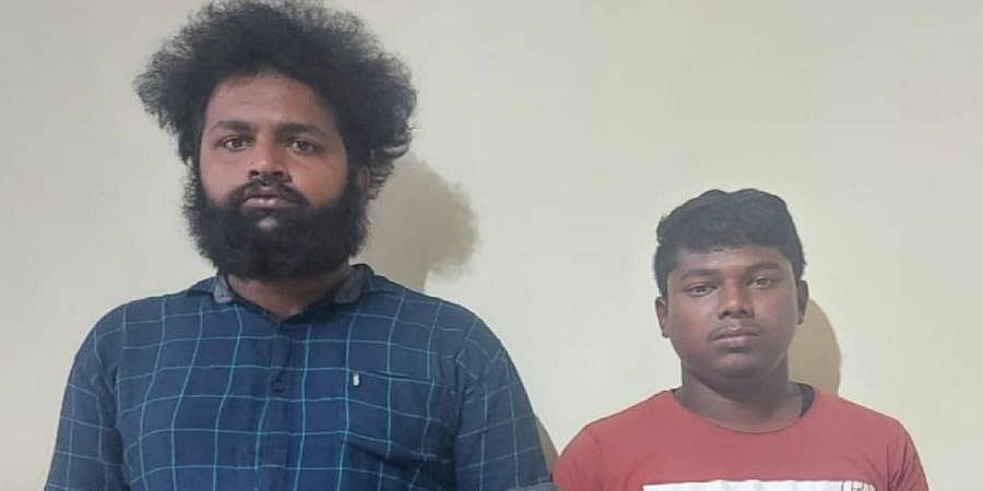 ಬೆಂಗಳೂರು: ಕಾರಿಗೆ ಬೈಕ್ನಿಂದ ಡಿಕ್ಕಿ ಹೊಡೆಸಿ, 5 ಕಿಮೀ ಹಿಂಬಾಲಿಸಿ ದಂಪತಿಗೆ ಬೆದರಿಕೆ ಹಾಕಿದ್ದ ಇಬ್ಬರ ಬಂಧನ