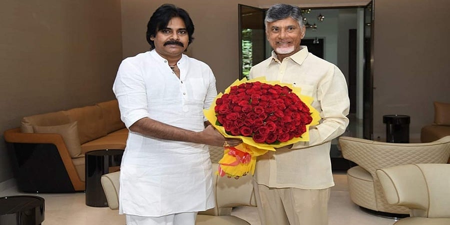ಮೈತ್ರಿ ಮಾತಿನ ನಡುವೆ ಚಂದ್ರಬಾಬು ನಾಯ್ಡು ಭೇಟಿಯಾದ ಜನಸೇನಾ ಮುಖ್ಯಸ್ಥ ಪವನ್ ಕಲ್ಯಾಣ್