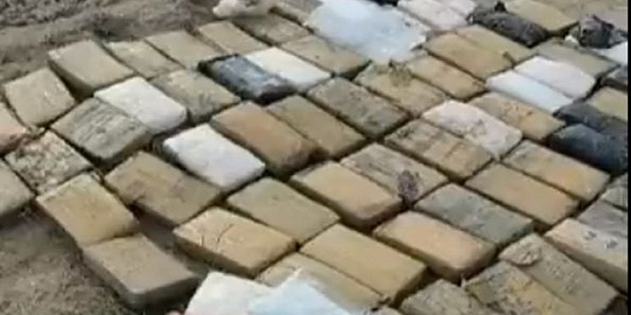 CCB ಭರ್ಜರಿ ಬೇಟೆ: 5 ಕೋಟಿ ರೂ ಮೌಲ್ಯದ MDMA ಜಪ್ತಿ; ಇಬ್ಬರು ಡ್ರಗ್ಸ್ ಮಾರಾಟಗಾರರ ಬಂಧನ