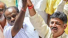 ನವರಂಗಿ ನಕಲಿ ಸ್ವಾಮಿ ವಿರುದ್ಧ ರಾಜ್ಯಪಾಲರ ಕ್ರಮ ಏಕಿಲ್ಲ; ಮಂತ್ರಕ್ಕೆ ಮಾವಿನಕಾಯಿ ಉದುರಲ್ಲ: ಡಿ.ಕೆ.ಶಿವಕುಮಾರ್ 