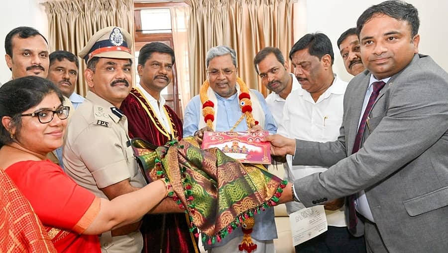 ಮೈಸೂರು ದಸರಾ: ಮುಖ್ಯಮಂತ್ರಿಗಳಿಗೆ ಅಧಿಕೃತ ಆಹ್ವಾನ