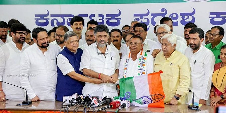 ಮಾಜಿ ಶಾಸಕ ರಾಮಣ್ಣ ಲಮಾಣಿ ಕಾಂಗ್ರೆಸ್ ಸೇರ್ಪಡೆ; ಪಕ್ಷ ಸೇರಲು 42 ಮುಖಂಡರು ಕಾಯುತ್ತಿದ್ದಾರೆ: ಡಿಕೆ ಶಿವಕುಮಾರ್