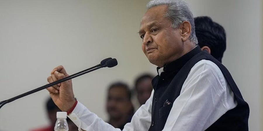 ಸಿಎಂ ಸ್ಥಾನ ಬಿಡಲು ನಾನು ಬಯಸಿದರೂ ಅದು ನನ್ನನ್ನು ಬಿಡುತ್ತಿಲ್ಲ: ಅಶೋಕ್ ಗೆಹ್ಲೋಟ್