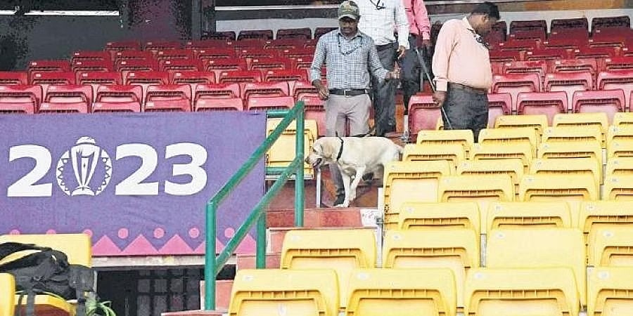 ಆಸ್ಟ್ರೇಲಿಯಾ-ಪಾಕ್ ವಿಶ್ವಕಪ್ ಪಂದ್ಯ: ಚಿನ್ನಸ್ವಾಮಿ ಕ್ರೀಡಾಂಗಣದ ಸುತ್ತ ಹೆಚ್ಚಿದ ಭದ್ರತೆ, ಸಂಚಾರ ಬದಲಾವಣೆ