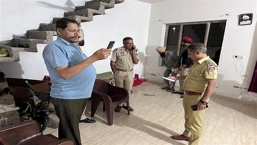 ಆಸ್ತಿಗಾಗಿ ತಂದೆ, ತಾಯಿ ಸಹೋದರನಿಗೆ ಗುಂಡಿಕ್ಕಿ ಹತ್ಯೆಗೈದ ವ್ಯಕ್ತಿ!