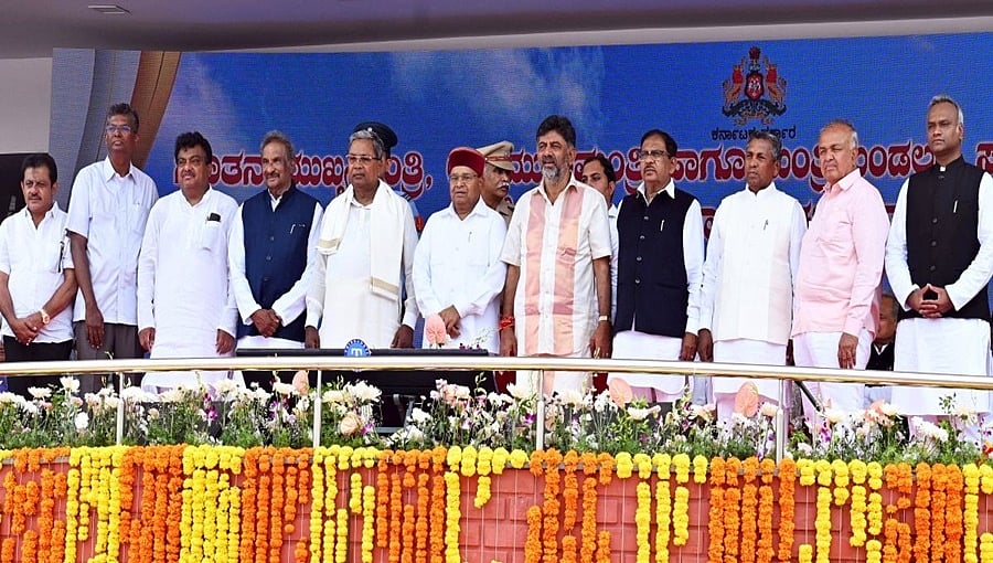 ಲೋಕಸಭೆ ಚುನಾವಣೆಯಲ್ಲಿ ಹೆಚ್ಚಿನ ಸೀಟು ಗೆಲ್ಲುವ ಟಾಸ್ಕ್: ವಿಫಲರಾದ ಸಚಿವರಿಗೆ ಸಿದ್ದು ಸಂಪುಟದಿಂದ ಗೇಟ್ ಪಾಸ್!