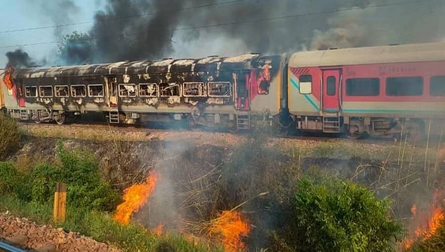 ಆಗ್ರಾ: ಪಾತಾಳಕೋಟ್ ಎಕ್ಸ್‌ಪ್ರೆಸ್‌ನಲ್ಲಿ ಅಗ್ನಿ ಅವಘಡ; ಹಲವರಿಗೆ ಸುಟ್ಟ ಗಾಯ!