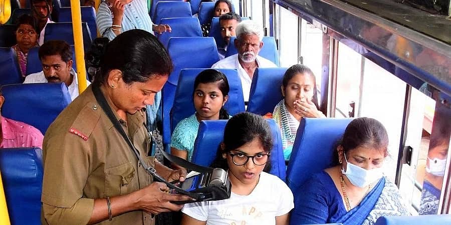 ಶಕ್ತಿ ಯೋಜನೆ: ಇನ್ಷೆಂಟಿವ್ ಆಸೆಗೆ ಬಿದ್ದು ಪ್ರಯಾಣಿರಿಗೆ ಹೆಚ್ಚುವರಿ ದರದ ಟಿಕೆಟ್ ನೀಡುತ್ತಿರುವ ನಿರ್ವಾಹಕರು, ಕಠಿಣ ಕ್ರಮಕ್ಕೆ ಸರ್ಕಾರ ಮುಂದು!