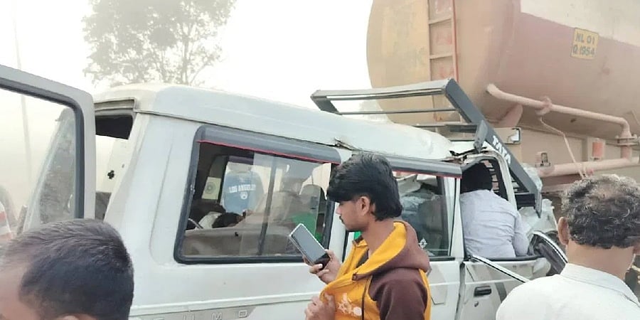 ಚಿಕ್ಕಬಳ್ಳಾಪುರ: ನಿಂತಿದ್ದ ಲಾರಿಗೆ ಟಾಟಾ ಸುಮೋ ಡಿಕ್ಕಿ; ಭೀಕರ ಅಪಘಾತದಲ್ಲಿ 13 ಮಂದಿ ಸಾವು