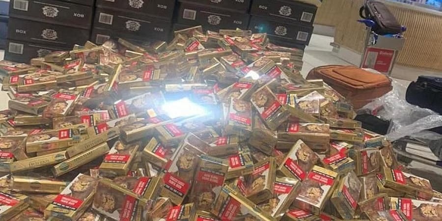 ಬೆಂಗಳೂರು: ಕೆಐಎಯಲ್ಲಿ ವಶಪಡಿಸಿಕೊಂಡಿದ್ದ 1.46 ಕೋಟಿ ರೂ. ಮೌಲ್ಯದ ಸಿಗರೇಟ್ ನಾಶ!