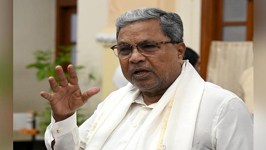 ದೊರೆಯ ತನಕ ದೂರು ಕೊಂಡು ಹೋಗಲಾಗದವರು ಹೊಳೆಯ ತನಕ ಓಡಿದರಂತೆ: ಬಿಜೆಪಿ ನಾಯಕರ ದಿಕ್ಕೆಟ್ಟ ಬರ ಅಧ್ಯಯನ ಯಾತ್ರೆ ಎಂದ ಸಿಎಂ