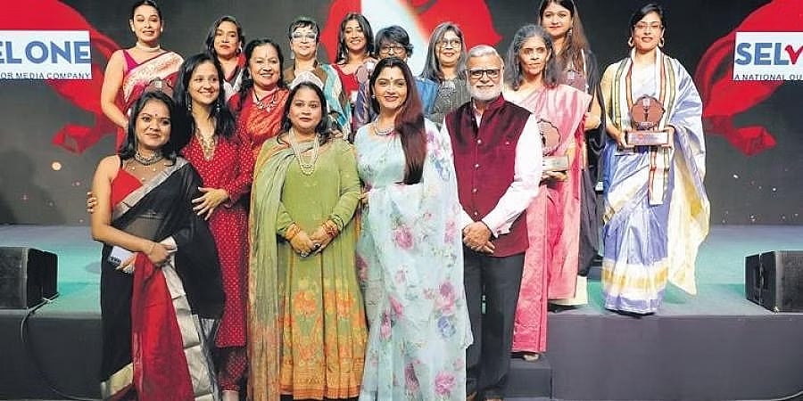 ವಿವಿಧ ಕ್ಷೇತ್ರಗಳಲ್ಲಿ ಅನನ್ಯ ಸೇವೆ ಸಲ್ಲಿಸಿದ 12 ಡೈನಾಮಿಕ್ ಮಹಿಳಾ ಸಾಧಕಿಯರಿಗೆ 'ದೇವಿ ಪ್ರಶಸ್ತಿ' ಪ್ರದಾನ