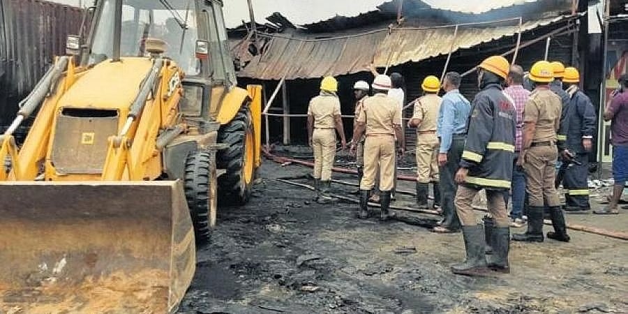 ಬೆಂಗಳೂರಿನ ಆನೇಕಲ್ ಬಳಿ ಪಟಾಕಿ ಗೋದಾಮಿನಲ್ಲಿ ಅಗ್ನಿ ದುರಂತ: ಮೃತರ ಸಂಖ್ಯೆ 14ಕ್ಕೆ ಏರಿಕೆ, ಇಂದು ಸ್ಥಳಕ್ಕೆ ಸಿಎಂ ಭೇಟಿ