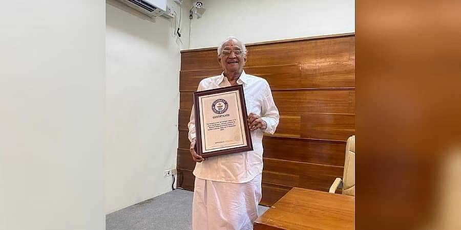 ಸುದೀರ್ಘ ಕಾಲ ವಕೀಲಿ ವೃತ್ತಿ: 98ನೇ ವಯಸ್ಸಿನಲ್ಲಿ ಕೇರಳದ ವಕೀಲ ಬಾಲಸುಬ್ರಮಣ್ಯಂ ಮೆನನ್ ಗಿನ್ನೆಸ್ ದಾಖಲೆ!