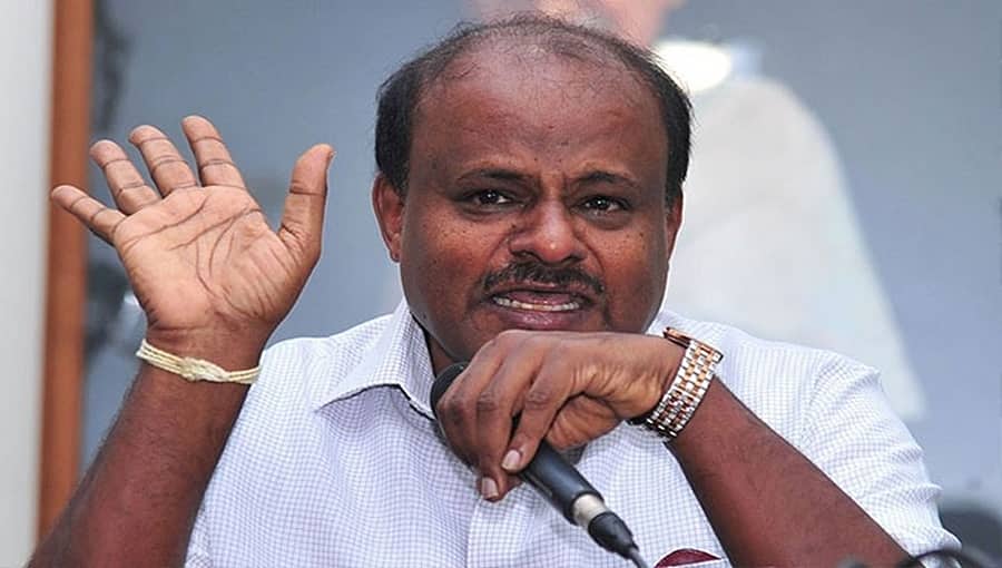 ಸಿದ್ದರಾಮಯ್ಯ ಮನೆಗೆ ಕೋಟಿ ಬೆಲೆಯ ಸೋಫಾ ಸೆಟ್ ಗಿಫ್ಟ್: ರಾಜ್ಯದಲ್ಲಿ ಡುಪ್ಲಿಕೇಟ್ ಮುಖ್ಯಮಂತ್ರಿ; ಸಿಎಂ ಕಾಲೆಳೆದ ಕುಮಾರಸ್ವಾಮಿ