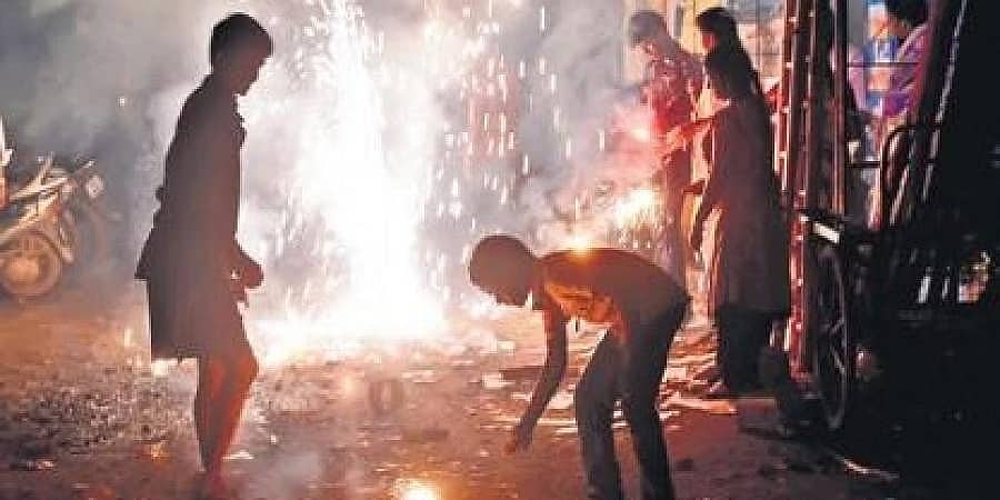 ದೀಪಾವಳಿ ಪಟಾಕಿ ಅವಘಡ: ಬೆಂಗಳೂರಿನಾದ್ಯಂತ 20 ಮಂದಿಗೆ ಸುಟ್ಟಗಾಯ, ಅವರಲ್ಲಿ ನೋಡುಗರೇ ಹೆಚ್ಚು!