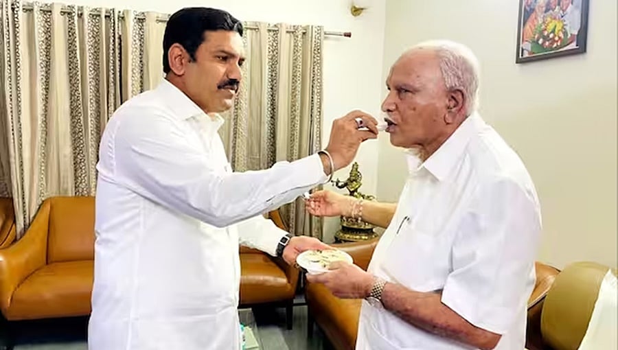 ಲೋಕಸಭಾ ಚುನಾವಣೆಗೆ ಭರ್ಜರಿ ತಯಾರಿ: ಪಕ್ಷ ಪುನಶ್ಚೇತನಕ್ಕೆ ಕಾಂಗ್ರೆಸ್, ಬಿಜೆಪಿ ಮುಂದು!