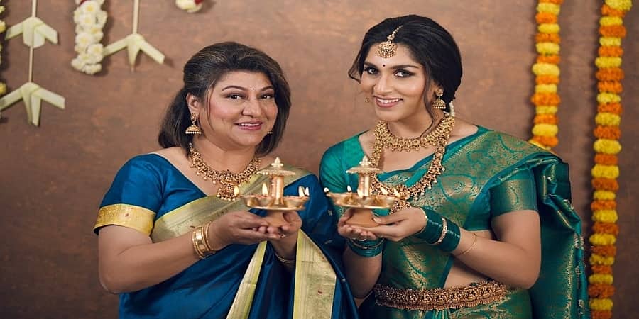 ಮಾಲಾಶ್ರೀ ಸೇರಿದಂತೆ ಸ್ಯಾಂಡಲ್ ವುಡ್ ಸ್ಟಾರ್ ಗಳಿಂದ 'ದೀಪಾವಳಿ' ಆಚರಣೆ; Photos