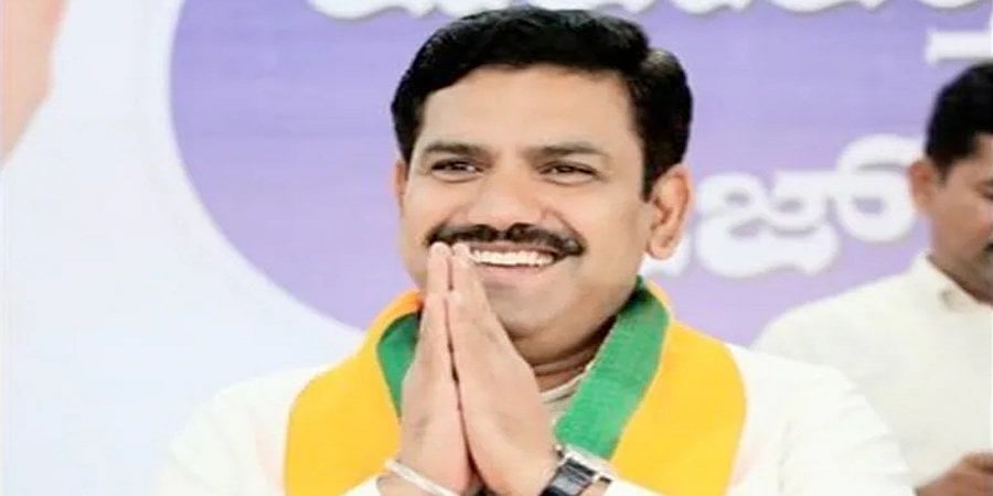 ಬಿ ವೈ ವಿಜಯೇಂದ್ರಗೆ ಇಂದು 'ಪಟ್ಟಾಭಿಷೇಕ': ಕಮಲ ಪಾಳಯದಲ್ಲಿ ಸಂಭ್ರಮ, ಹಲವು ನಾಯಕರಿಗೆ ಆಹ್ವಾನ