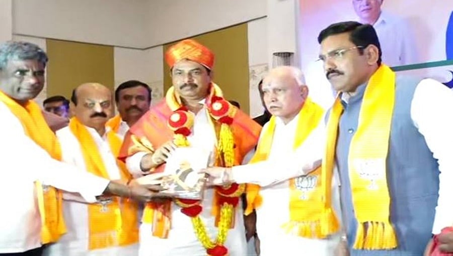 ಒಕ್ಕಲಿಗ ಸಮುದಾಯದ ನಾಯಕನಿಗೆ ಬಿಜೆಪಿ ಮಣೆ: ವಿಪಕ್ಷ ನಾಯಕ ಆರ್ ಅಶೋಕ್ ಮುಂದಿರುವ ಸವಾಲುಗಳೇನು?
