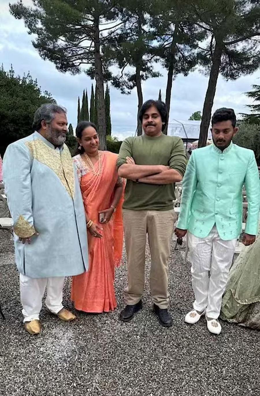 ಮದುವೆಯಲ್ಲಿ ಪಾಲ್ಗೊಂಡಿದ್ದ ನಟ ಪವನ್ ಕಲ್ಯಾಣ್