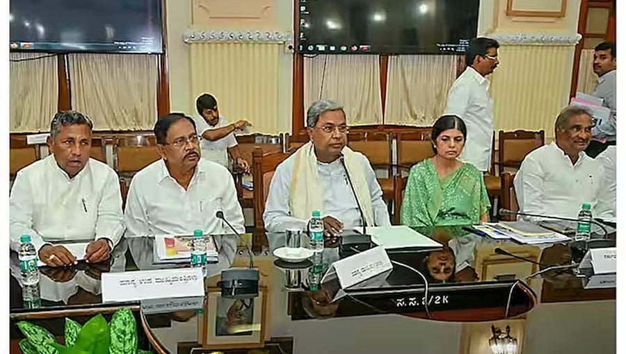 ಡಿಕೆಶಿ ವಿರುದ್ಧದ ಸಿಬಿಐ ತನಿಖೆಗೆ ಅನುಮತಿ ವಾಪಸ್: ಗೊತ್ತಿಲ್ಲ ಎಂದ ಡಿಸಿಎಂ; ಕಾನೂನಿನ ಚೌಕಟ್ಟಿನೊಳಗೆ ನಿರ್ಧಾರ ಎಂದ ಸರ್ಕಾರ