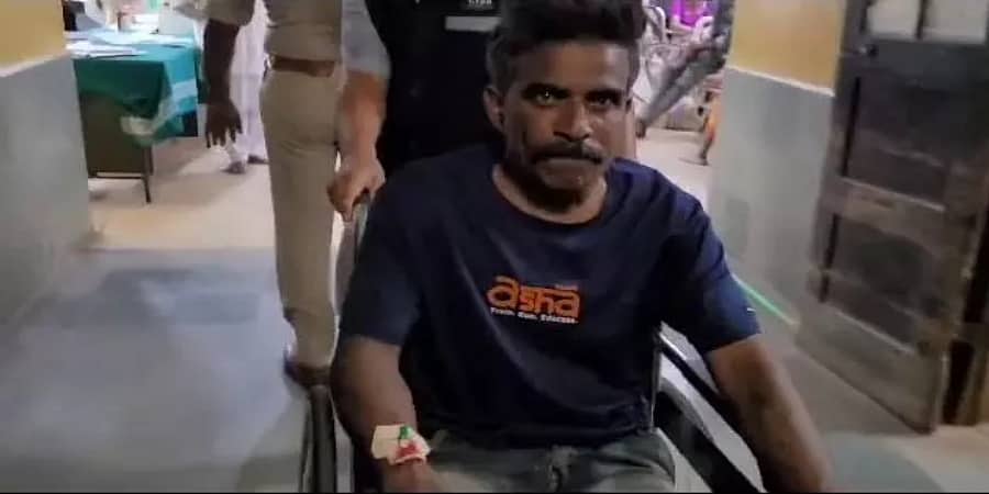 ಧಾರವಾಡ: ಸ್ಥಳ ಮಹಜರು ವೇಳೆ ಪೊಲೀಸರ ಮೇಲೆ ಹಲ್ಲೆ; ಎರಡು ವರ್ಷಗಳಿಂದ ತಲೆಮರೆಸಿಕೊಂಡಿದ್ದ ರೌಡಿ ಶೀಟರ್‌ ಬಂಧನ