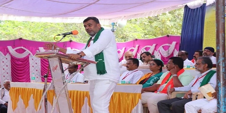 ಬೆಂಗಳೂರು: ಕೇಂದ್ರ, ರಾಜ್ಯ ಸರ್ಕಾರದ ನೀತಿಗಳ ವಿರುದ್ಧ ವಿವಿಧ ಸಂಘಟನೆಗಳಿಂದ ಪ್ರತಿಭಟನೆ