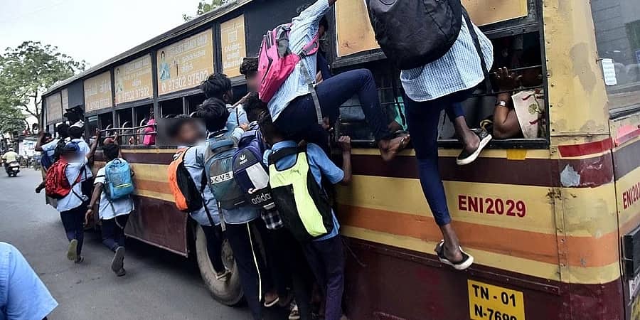 ಚೆನ್ನೈ: ಎಂಟಿಸಿ ಬಸ್ ನಿಲ್ಲಿಸಿ, ಫುಟ್ಬೋರ್ಡ್ನಲ್ಲಿ ಪ್ರಯಾಣಿಸುತ್ತಿದ್ದ ವಿದ್ಯಾರ್ಥಿಗಳಿಗೆ ಥಳಿತ; ನಟಿ ರಂಜನಾ ನಾಚಿಯಾರ್ ಬಂಧನ