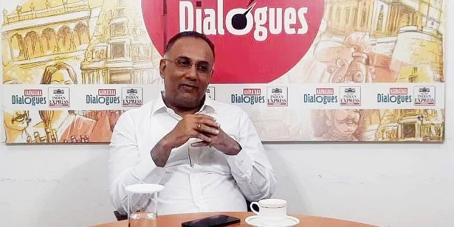 ತಮಿಳುನಾಡಿನಂತೆ ಕರ್ನಾಟಕದಲ್ಲಿ ಕೂಡ ಸರ್ಕಾರಿ ಆಸ್ಪತ್ರೆಗಳಲ್ಲಿ ಉತ್ತಮ ಸೇವೆ ನೀಡಬೇಕು: ದಿನೇಶ್ ಗುಂಡೂರಾವ್ (ಸಂದರ್ಶನ)