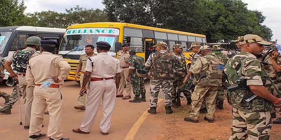 ಛತ್ತೀಸ್‌ಗಢ ಚುನಾವಣೆ: ಮತಗಟ್ಟೆ ಬಳಿ ಪೊಲೀಸರ ಮೇಲೆ ನಕ್ಸಲರ ಗುಂಡಿನ ದಾಳಿ