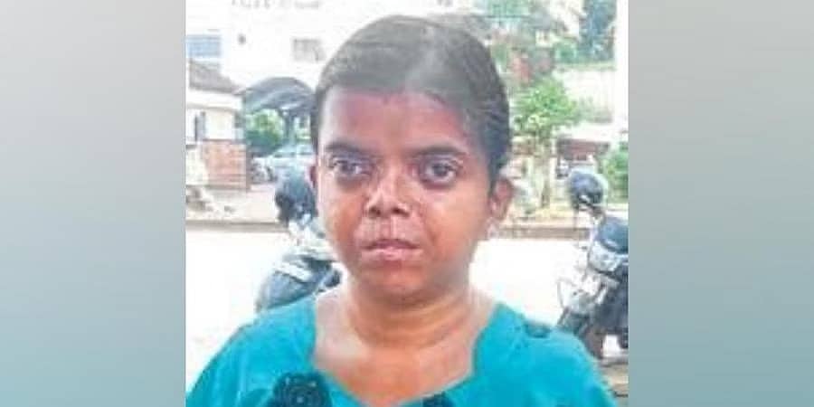 ಸರ್ಕಾರದ ಕಲ್ಯಾಣ ಯೋಜನೆಗಳ ಪ್ರಯೋಜನ ಸಿಗದೆ ಮಾನಸಿಕ ಅಸ್ವಸ್ಥ ಮಹಿಳೆ ಪರದಾಟ!