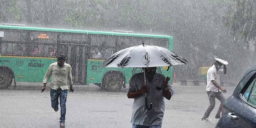 Karntakara Rain: ಬೆಂಗಳೂರು ಸೇರಿ ಈ ಜಿಲ್ಲೆಗಳಲ್ಲಿ ಇನ್ನೆರಡು ದಿನ ಭಾರಿ ಮಳೆ