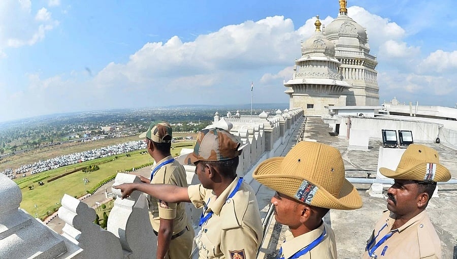 ಲೋಕಸಭೆಯಲ್ಲಿ ಭದ್ರತಾ ಲೋಪ: ಬೆಳಗಾವಿ ಸುವರ್ಣಸೌಧದಲ್ಲಿ ಹೆಚ್ಚಿದ ಭದ್ರತೆ, ಎಲ್ಲೆಡೆ ಕಟ್ಟೆಚ್ಚರ