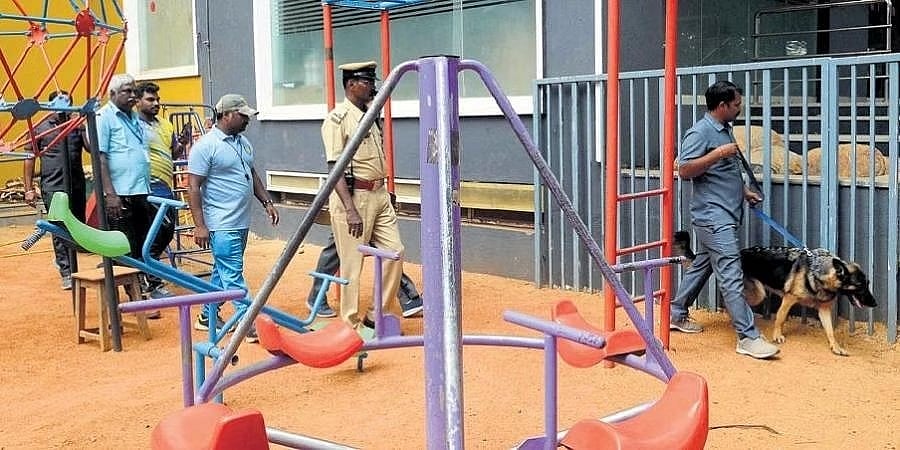 ಹುಸಿ ಬಾಂಬ್ ಇಮೇಲ್: ಶಾಲಾ ಆವರಣವನ್ನು ಅನ್ಯ ಚಟುವಟಿಕೆಗಳಿಗೆ ನೀಡದಂತೆ ಶಿಕ್ಷಣ ಇಲಾಖೆ ಆದೇಶ