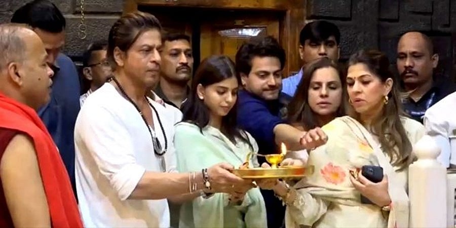 'ಡಂಕಿ' ಚಿತ್ರ ಬಿಡುಗಡೆಗೆ ಸಜ್ಜು: ಶಿರಡಿ ಸಾಯಿಬಾಬಾ ಮುಂದೆ ಶಾರೂಕ್ ಖಾನ್ ಪ್ರಾರ್ಥನೆ