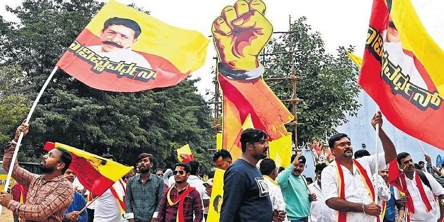 ನಟ ವಿಷ್ಣುವರ್ಧನ್ ಪುಣ್ಯಭೂಮಿ ಅಭಿವೃದ್ಧಿಪಡಿಸುವಂತೆ ಆಗ್ರಹ: ಅಭಿಮಾನಿಗಳಿಂದ ಪ್ರತಿಭಟನೆ