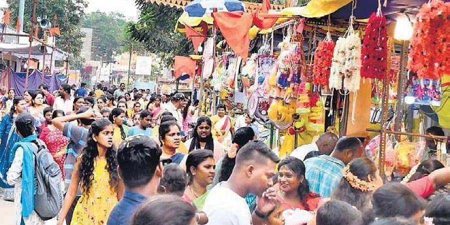 ವಿಜಯಪುರ: ಸಿದ್ದೇಶ್ವರ ಜಾತ್ರೆಯಲ್ಲಿ ಮುಸ್ಲಿಂ ಸಮುದಾಯದವರ ವ್ಯಾಪಾರ ನಿಷೇಧಕ್ಕೆ ಹಿಂದೂ ಸಂಘಟನೆಗಳ ಒತ್ತಾಯ