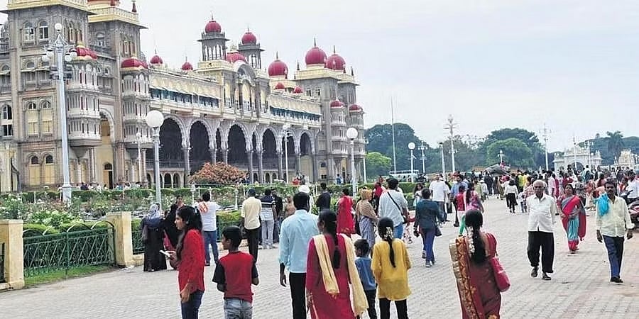 ಸಂಜೆ ವೇಳೆ ಮೈಸೂರು ಅರಮನೆಗೆ ಪ್ರವೇಶ ನೀಡಲು ಚಿಂತನೆ; ಜನವರಿ 26 ರಿಂದ ‘ಬ್ರಾಂಡ್ ಮೈಸೂರು ಫೆಸ್ಟ್’!