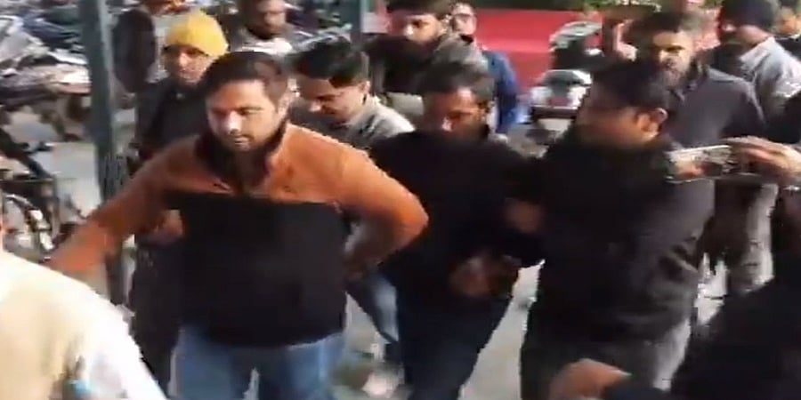 ಸಂಸತ್ ಭದ್ರತಾ ಲೋಪ: ಎಲ್ಲಾ ಆರು ಆರೋಪಿಗಳನ್ನು ಒಟ್ಟಿಗೆ ಕರೆತಂದ ಪೊಲೀಸರು