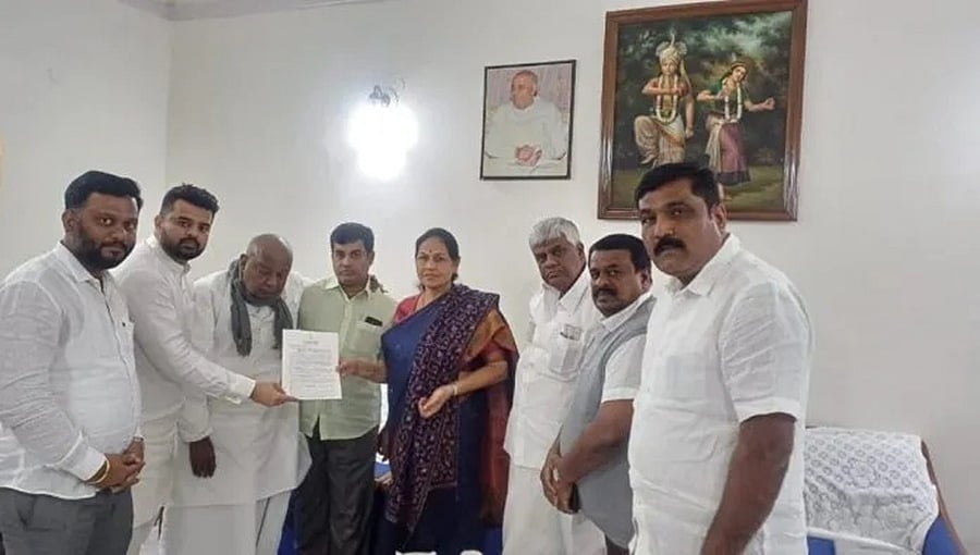 ಕೊಬ್ಬರಿ ಬೆಳೆಗಾರರ ನೆರವಿಗೆ ಮುಂದಾಗುವಂತೆ ಕೇಂದ್ರ ಸಚಿವರಿಗೆ ಜೆಡಿಎಸ್ ನಿಯೋಗದ ಮನವಿ