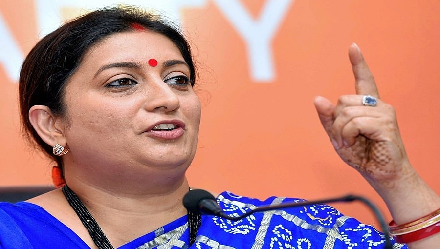 ಗರ್ಭಾಶಯ ಇಲ್ಲದ ಯಾವ ಸಲಿಂಗಕಾಮಿಗೆ ಋತುಚಕ್ರವಿದೆ ಹೇಳಿ? ಸಚಿವೆ ಸ್ಮೃತಿ ಇರಾನಿ ಪ್ರಶ್ನೆ