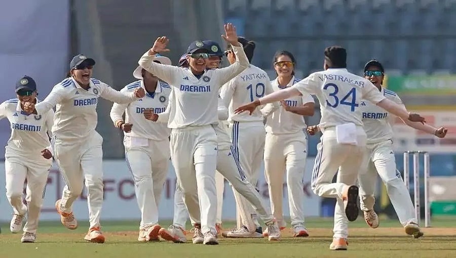 ಏಕೈಕ ಟೆಸ್ಟ್ ಪಂದ್ಯದಲ್ಲಿ ಆಸ್ಟ್ರೇಲಿಯಾವನ್ನು 8 ವಿಕೆಟ್ಗಳಿಂದ ಮಣಿಸಿ ಇತಿಹಾಸ ನಿರ್ಮಿಸಿದ ಭಾರತ