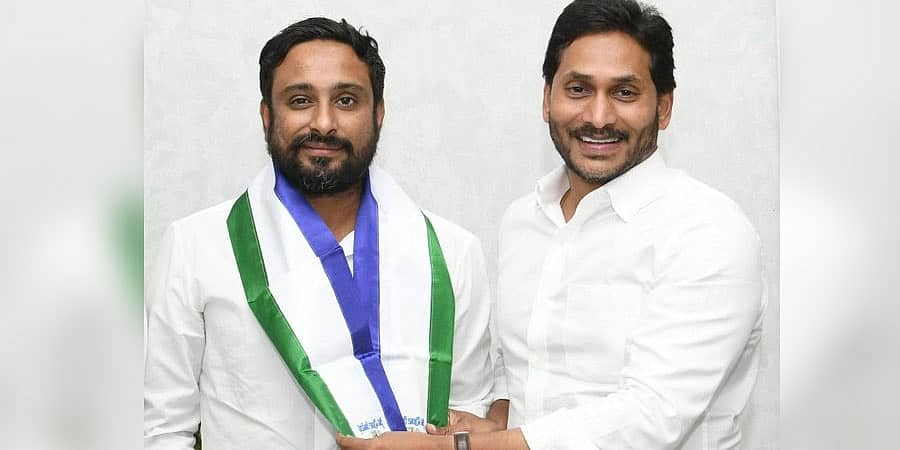 ಆಂಧ್ರ ಪ್ರದೇಶ ರಾಜಕೀಯಕ್ಕೆ ಮತ್ತೋರ್ವ ಕ್ರಿಕೆಟಿಗ ಎಂಟ್ರಿ: ವೈಎಸ್ ಆರ್ ಕಾಂಗ್ರೆಸ್ ಪಕ್ಷ ಸೇರಿದ ಅಂಬಾಟಿ ರಾಯುಡು!