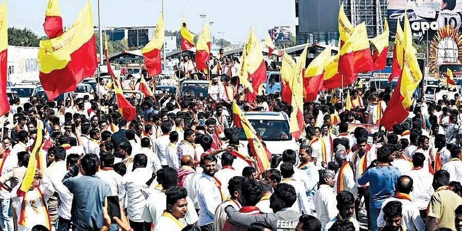 ಶಾಪಿಂಗ್ ಸೆಂಟರ್ ಬೋರ್ಡ್ ಕಿತ್ತು ಹಾಕಿ ದಾಂಧಲೆ ಮಾಡಿದರೆ, ಕಾನೂನು ಕೈಗೆತ್ತಿಕೊಂಡರೆ ಕಠಿಣ ಕ್ರಮ: ಗೃಹ ಸಚಿವ ಪರಮೇಶ್ವರ್ ಎಚ್ಚರಿಕೆ