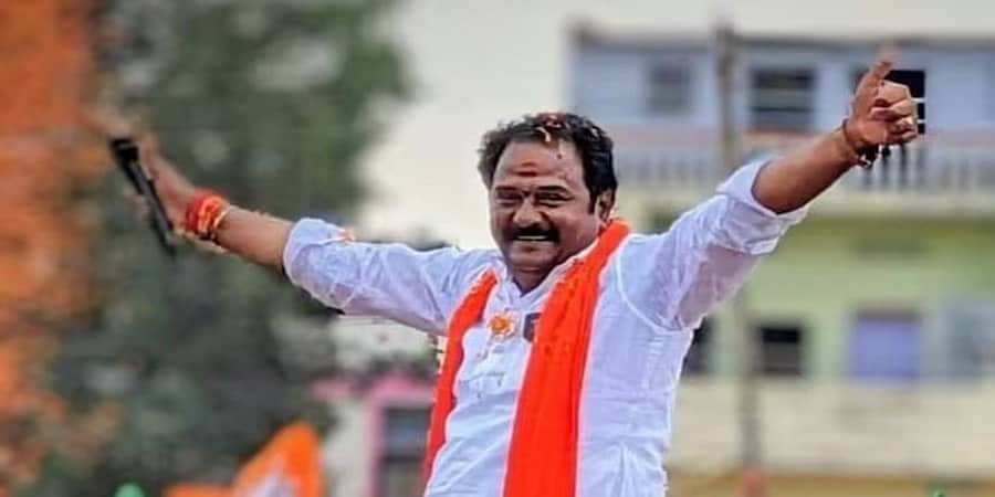 ತೆಲಂಗಾಣ: ಭಾವಿ, ನಿರ್ಗಮಿತ ಸಿಎಂ ಇಬ್ಬರು ಘಟಾನುಘಟಿಗಳನ್ನು ಸೋಲಿಸಿ ಭರ್ಜರಿ ಗೆಲುವು ಸಾಧಿಸಿದ ಬಿಜೆಪಿಯ ಕೆವಿಆರ್!