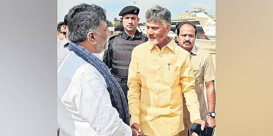 ಕುತೂಹಲ ಕೆರಳಿಸಿದ ಡಿಕೆಶಿ-ಚಂದ್ರಬಾಬು ನಾಯ್ಡು ಭೇಟಿ: ಆಂಧ್ರಪ್ರದೇಶದಲ್ಲೂ ಶುರುವಾಯಿತೇ ತಂತ್ರಗಾರಿಕೆ?